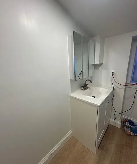219 Hanover St #11 — Photo 11