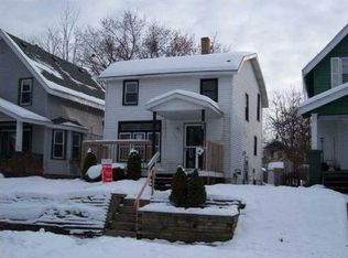 944 Crescent St NE, Grand Rapids, MI 49503