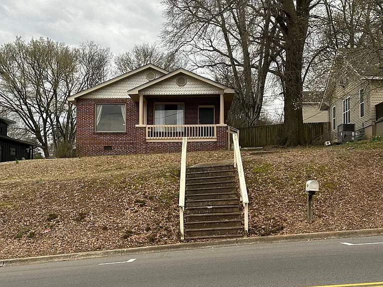 506 S Pine St — Photo 24