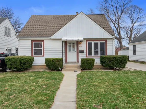 2058 S 87th St, West Allis, WI 53227