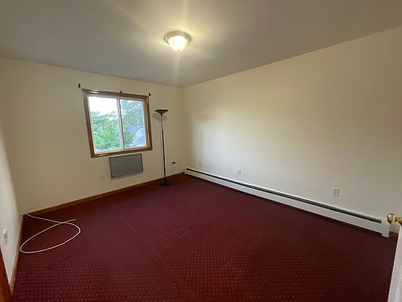 4th image of 132-18A Bennett Ct #2