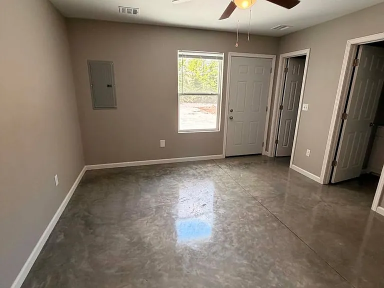 514 S Byers Ave — Photo 8