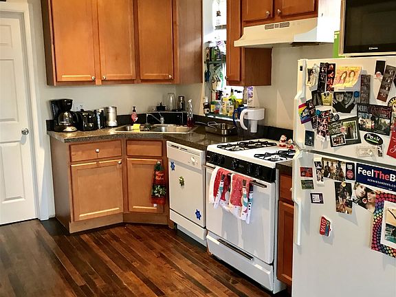 3rd image of 2065 N Hoyne Ave #5762580