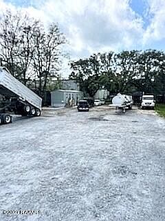 2nd image of 3406 W Pinhook Rd