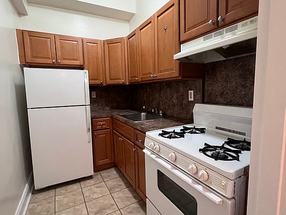 3rd image of 1429 Shore Pkwy #J1