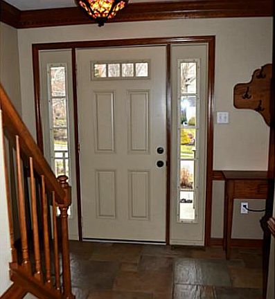 2nd image of 807 Oxford Ct