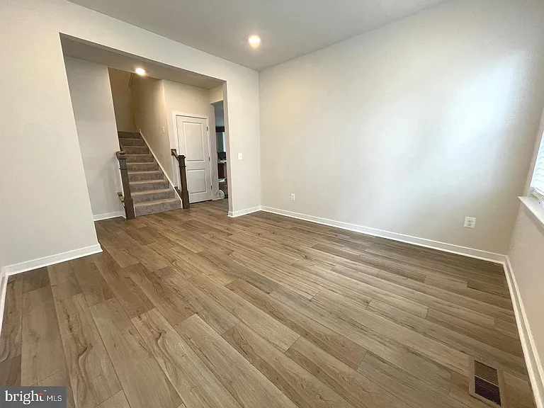 2328 Hawkshill Dr — Photo 18
