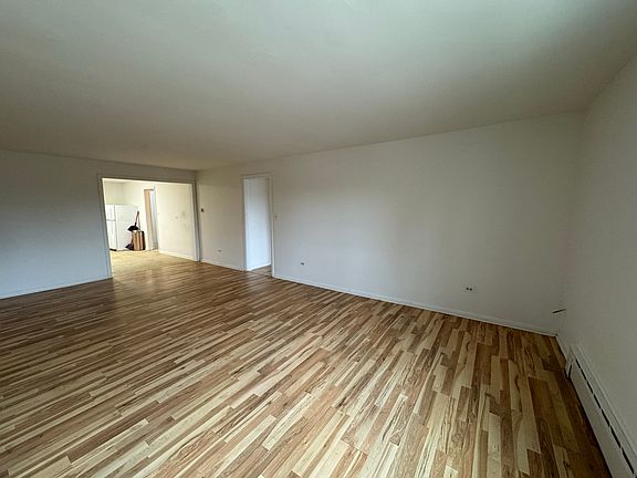 5th image of 3S230 Warren Ave #1
