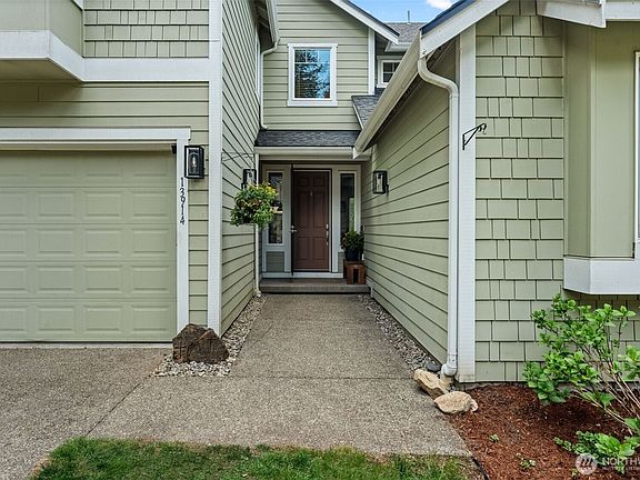 3rd image of 13914 101st Avenue Ct NW