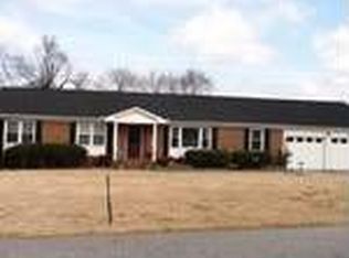 4 Coachman Dr, Taylors, SC 29687