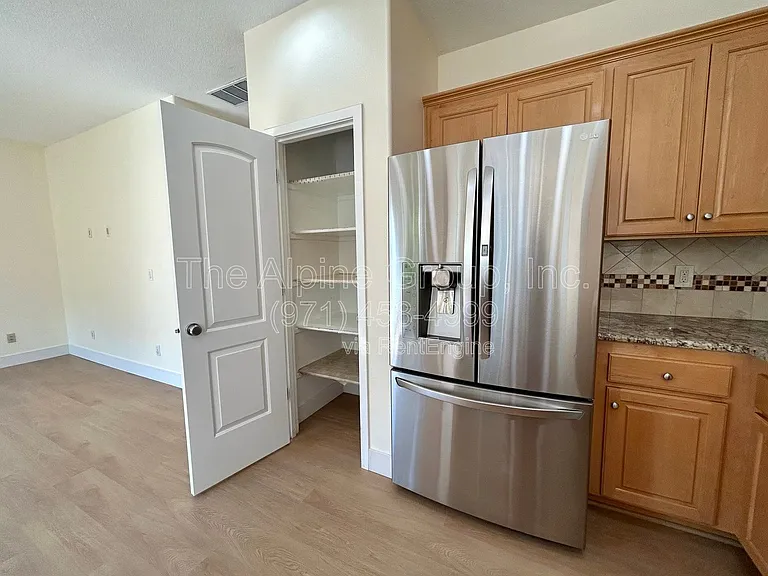 351 NW Kotrik Pl — Photo 21