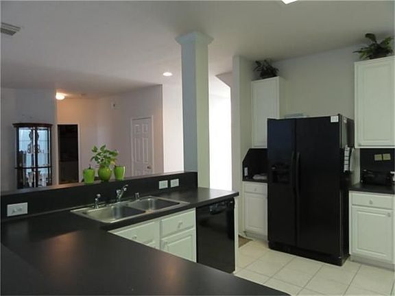 5th image of 2703 Sunnyside Ln