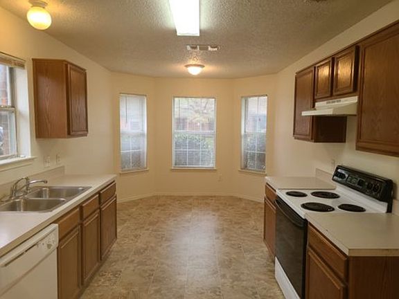5th image of 10620 Flamewood Dr