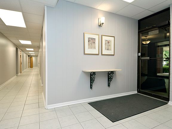 2nd image of 1030 S Fernandez Ave APT 4D