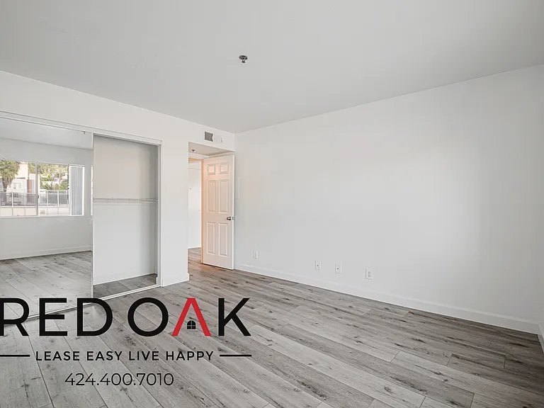 1755 N El Cerrito Pl #404 — Photo 2