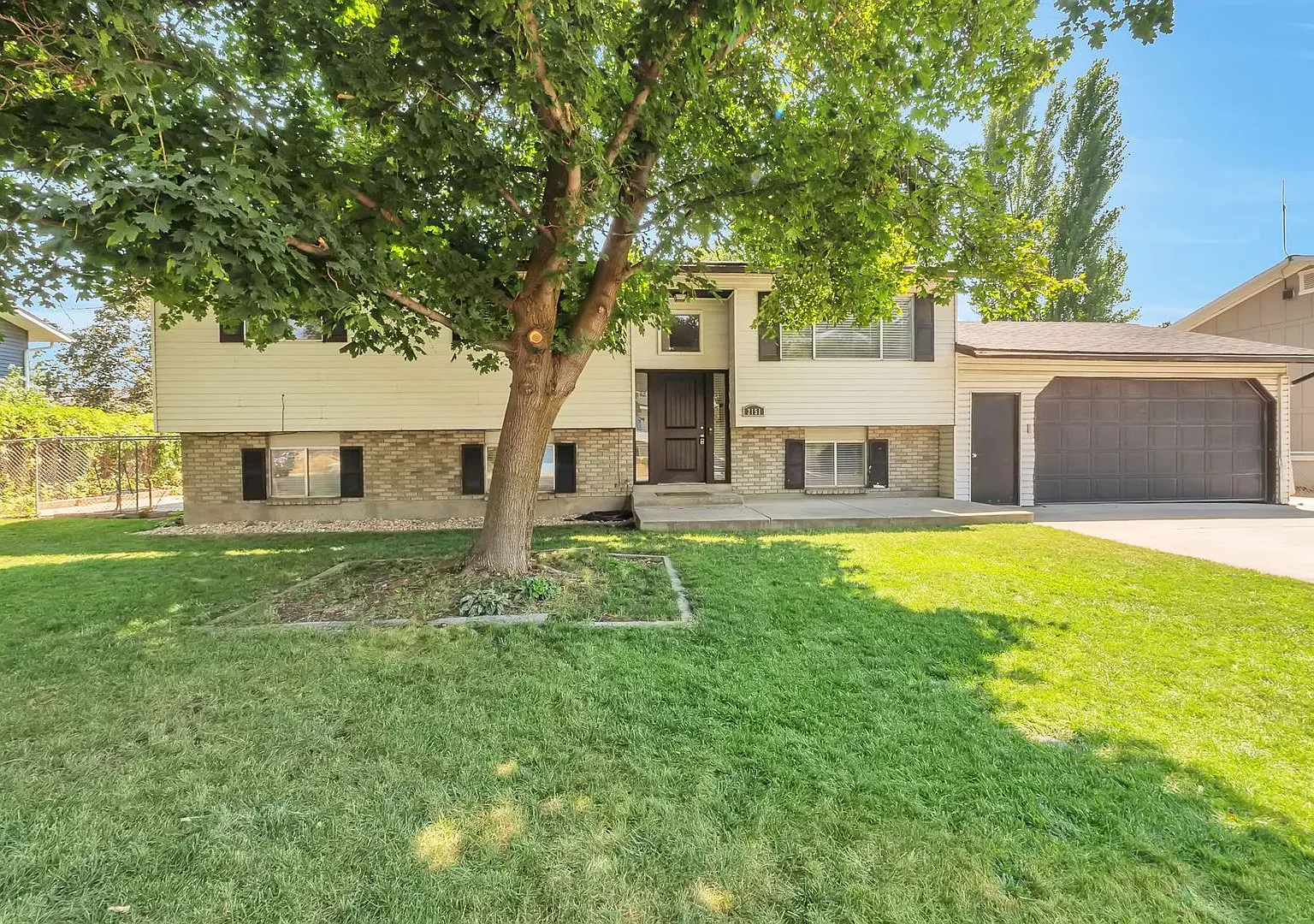 Remodeled 6 beds, 2 car garage!! — Photo 1