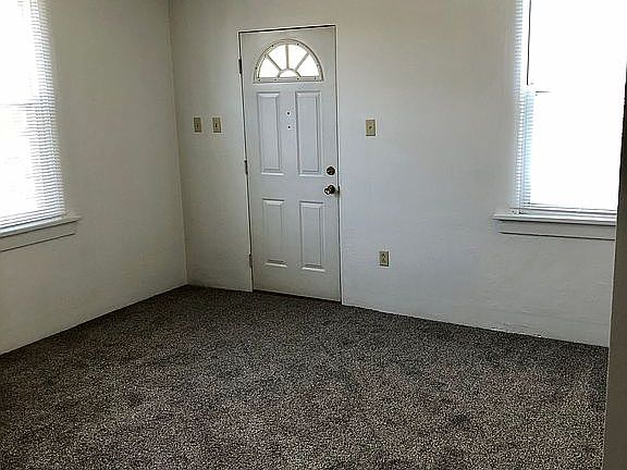2nd image of 1105 Wood St