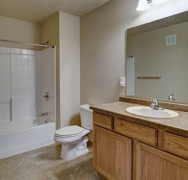 Hawk Pointe Apartments — Photo 8