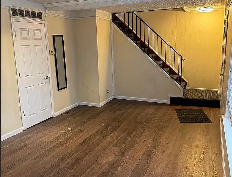 22641 Albion Ave — Photo 11