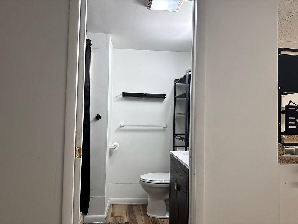 1st image of 106 Elk St APT 3