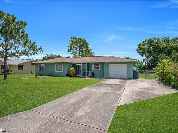 3rd image of 2202 Parkview Dr