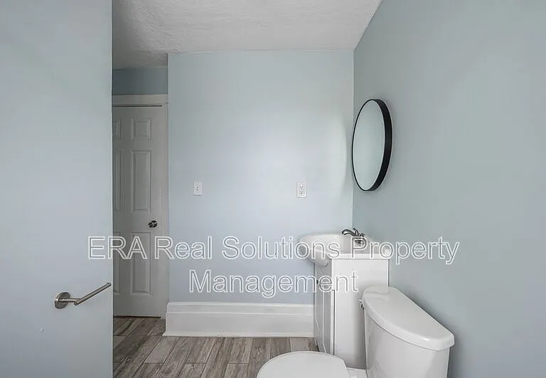 4616 Ward St — Photo 23