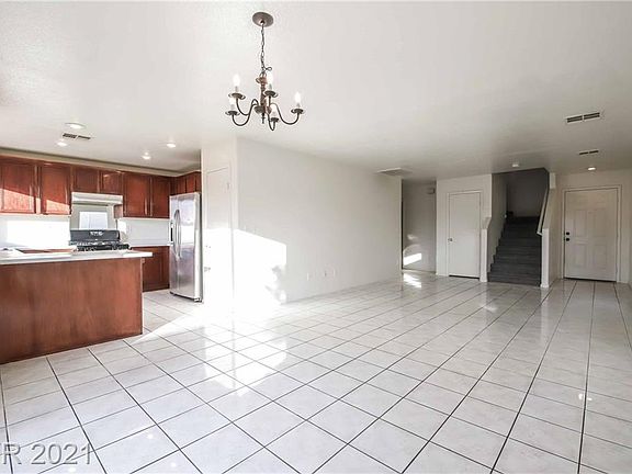 3rd image of 7441 Aardvark Walks St