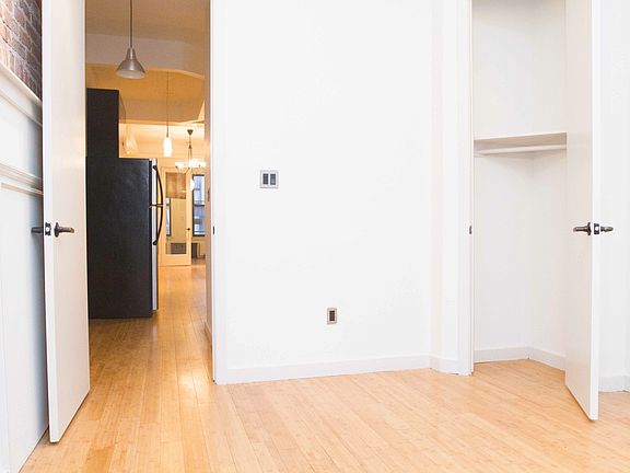 4th image of 1516 Gates Ave