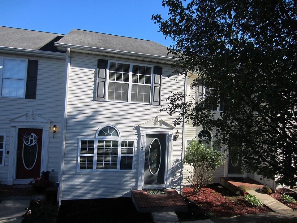 1st image of 201 Hunter Hills Cir APT 2