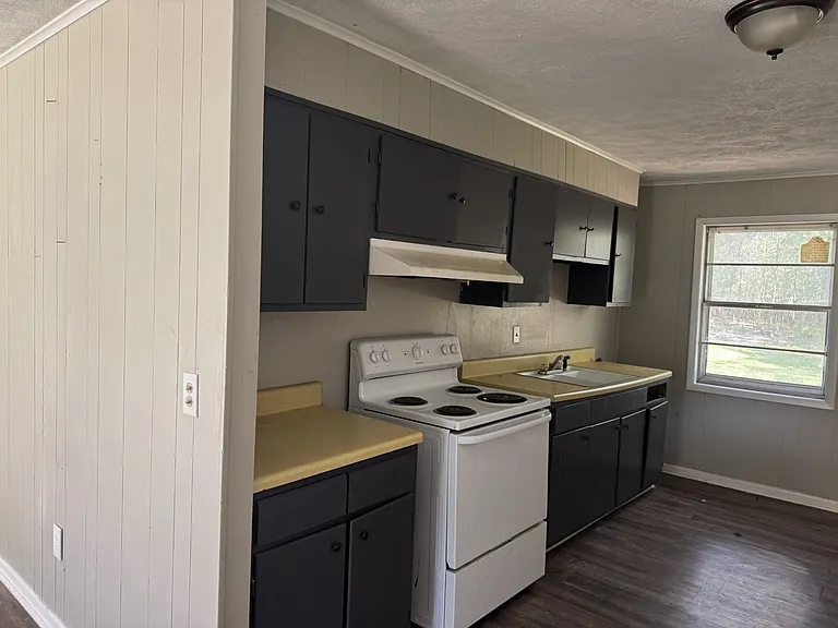 846 Fernwood Dr — Photo 3