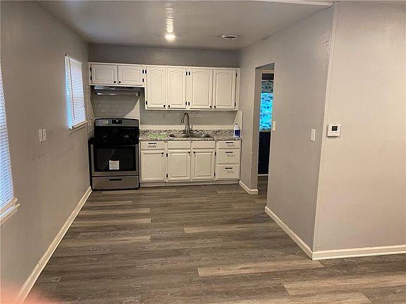 3rd image of 4702 Woodend Ave