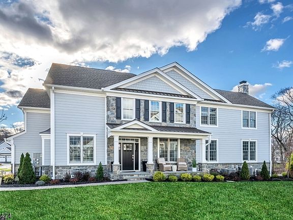 2nd image of 7 Silver Rock Way #89