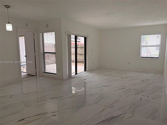 4th image of 10875 NW 7th St APT 11-36