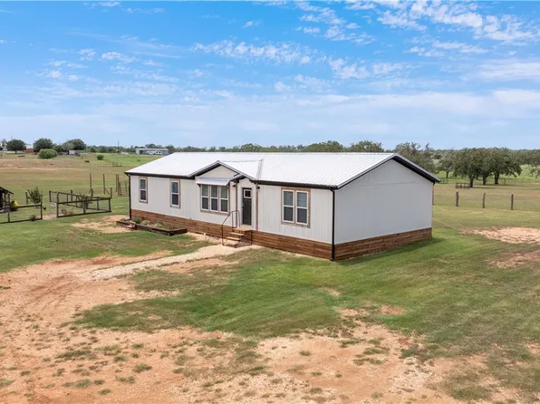 576 County Road 388, Gonzales, TX 78629