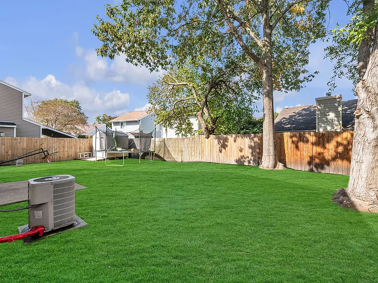 5028 Halwell Dr — Photo 29