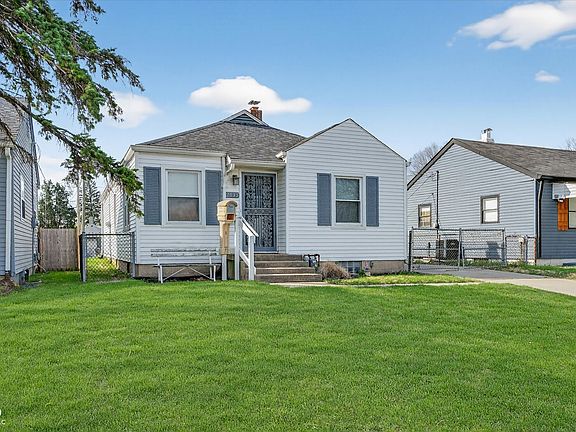 3rd image of 2033 E Legrande Ave