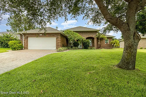 113 Palm Cir Photo 1