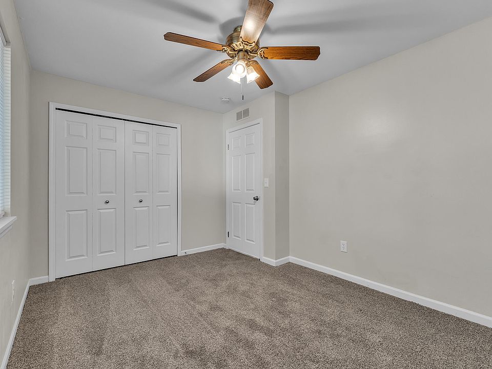 24533 Grove Ave, photo 20