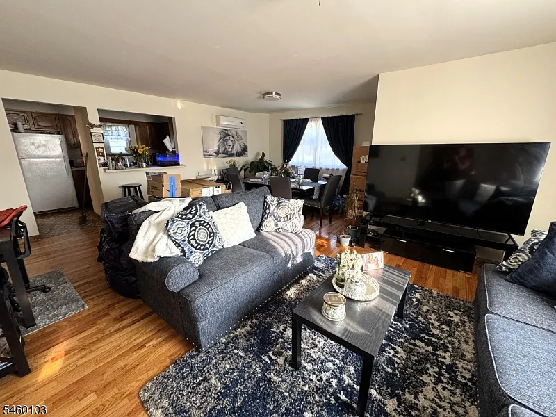1 bed, 1.0 bath, $1,950 — Photo 3