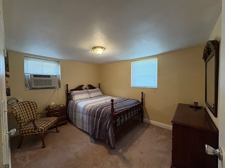 2213 & 2215 Washington St E #E — Photo 12