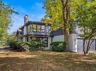 1077 Green Bay Rd, Glencoe, IL 60022