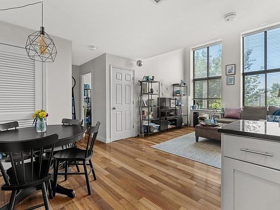 2nd image of 841 Parker St APT 203