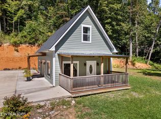 8811 Ellis Ln, Powell, TN 37849