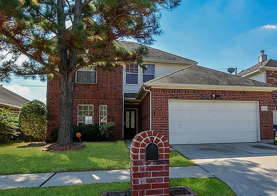 1st image of 21239 Woodland Green Dr