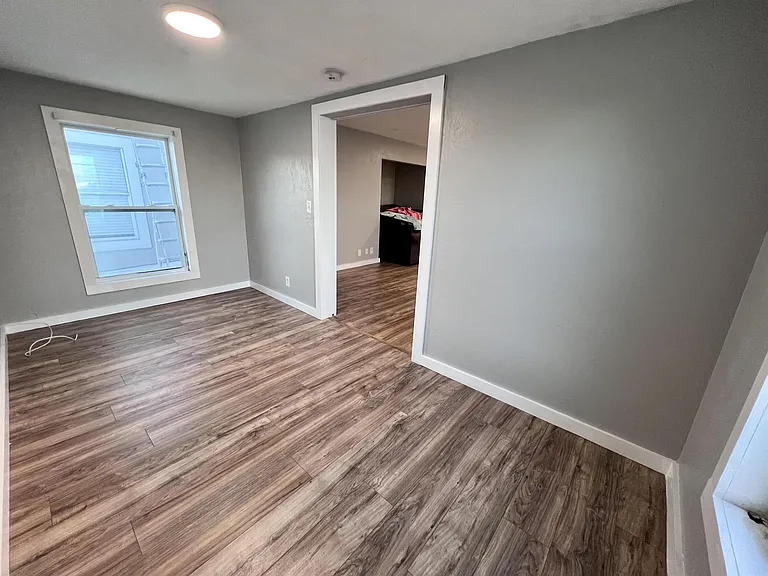 107 Washington St — Photo 20