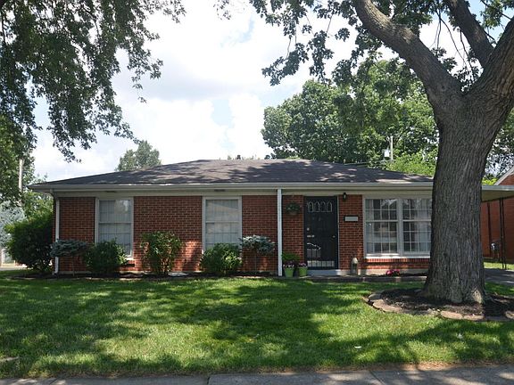 2nd image of 2417 Meadow Dr