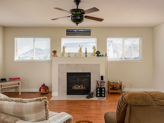 5th image of 21 Colony Estates Dr