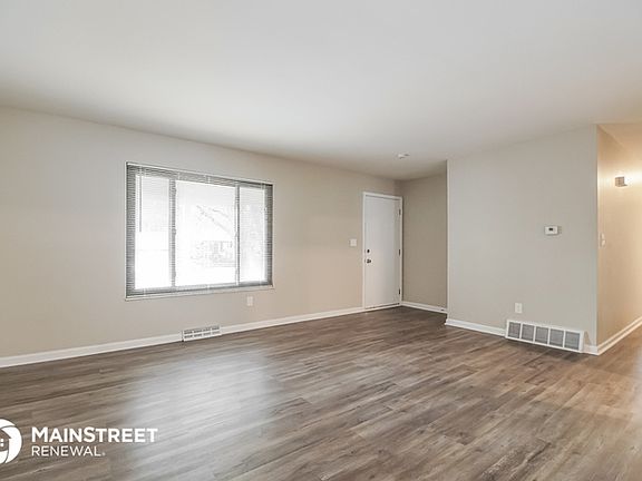 4th image of 6158 Parkdale Dr