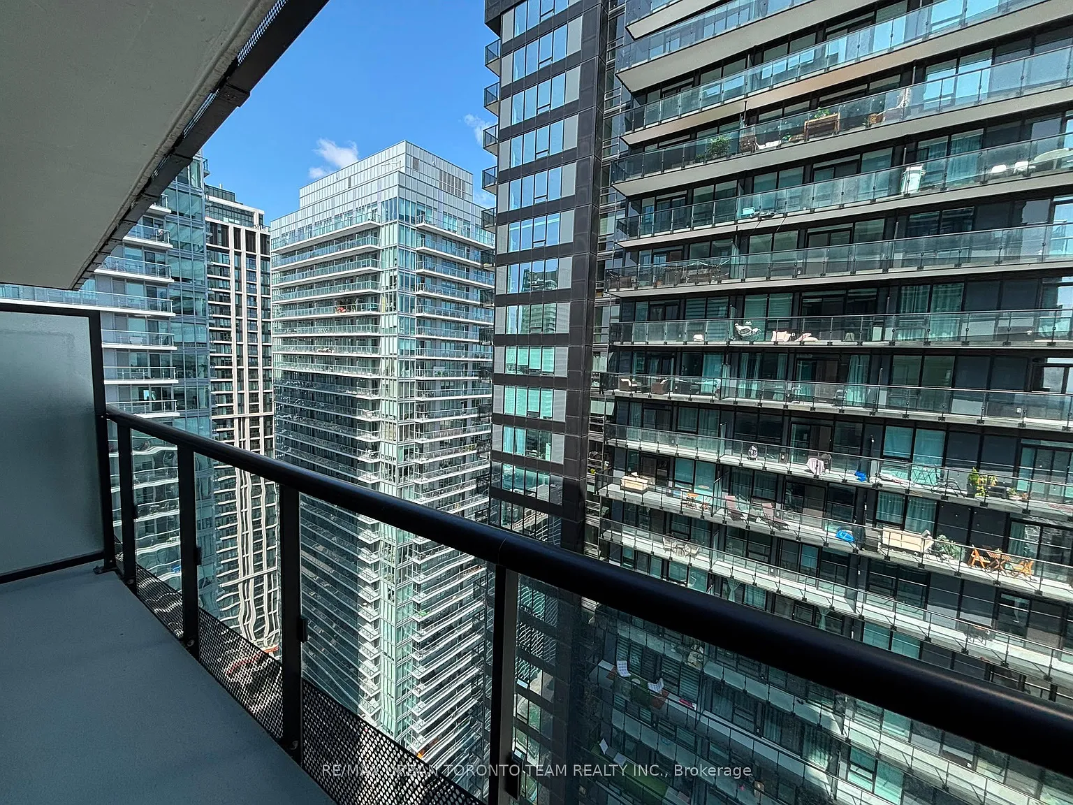 Line 5 South Tower — Photo 4