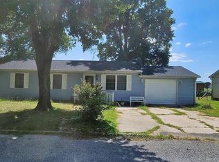 93 Seminole St, Mc Clure, IL 62957